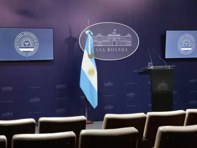El Gobierno reabre la sala de cronistas pero impone restricciones de circulaci�n.