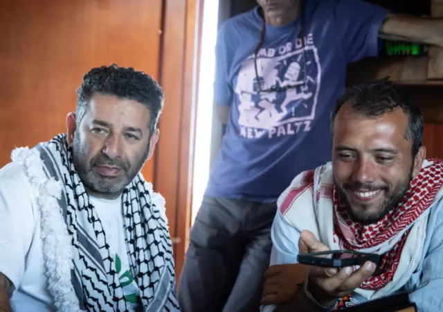 Temor por sus vidas: Israel prolonga la detenci�n en la Flotilla y un argentino liberado revela el infierno a bordo.