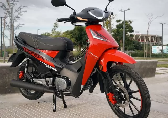 El mercado de motos supera las 80.000 unidades mientras el patentamiento de autos sigue cayendo.
