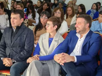 Tadeo Garc�a Zalazar, Ministro de Educaci�n, Jimena Latorre, Ministra de Energ�a y Ambiente y Mauricio Pinti Clop (Gerente General Emesa)