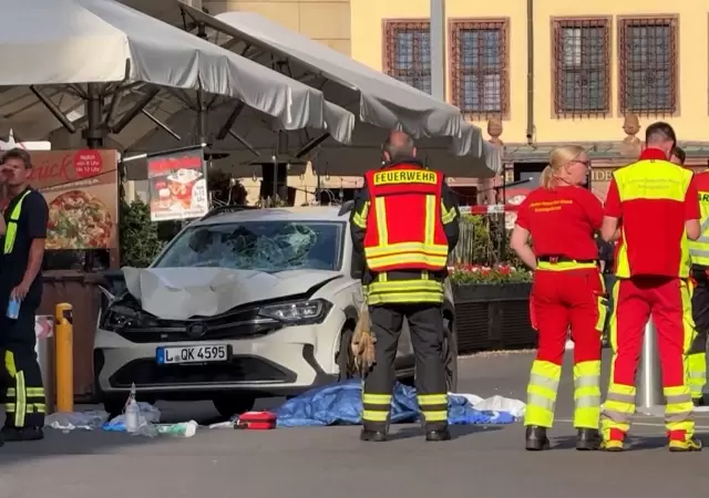El horror sacudi� Leipzic, Alemania, cuando un hombre recientemente liberado de una cl�nica mental, embisti� a una multitud dejando dos muertos.