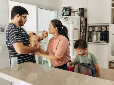 Los argentinos viven en mejores casas y con m�s educaci�n, pero son menos due�os.