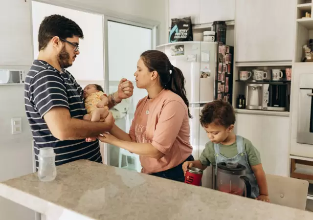 Los argentinos viven en mejores casas y con m�s educaci�n, pero son menos due�os.