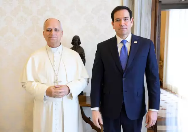 el-papa-leon-xiv-se-reune-con-el-secretario-de-estado-de-ee-uu-marco-rubio-foto-vatican-media-rde5ng