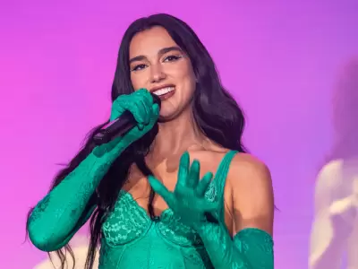 Dua Lipa demanda a Samsung por 15 millones de d�lares.