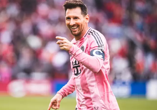 La pelea por ser el m�ximo goleador de la historia est� que arde.