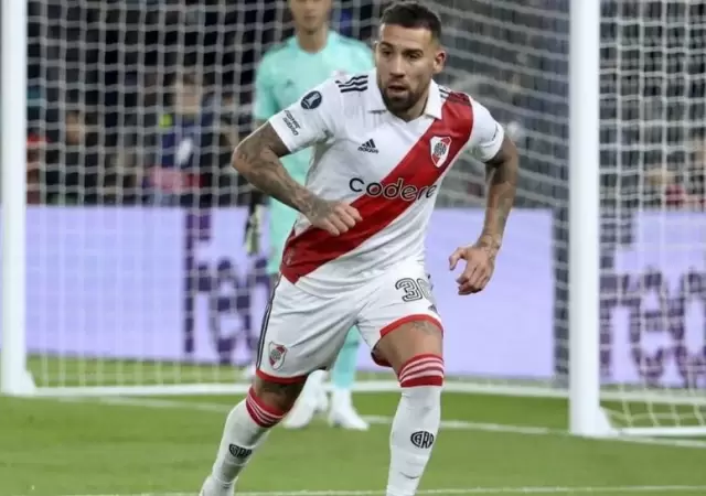 otamendi-con-camiseta-de-river