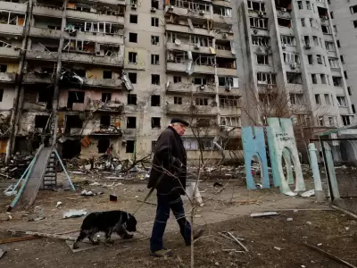 Imagen de archivo sobre edificio impactado por munici�n.