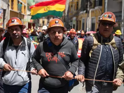 Crisis en Bolivia: protestas y bloqueos exigen renuncia de Rodrigo Paz.