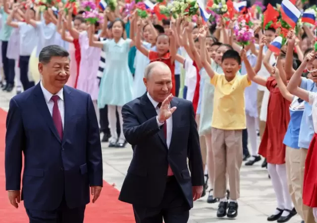 Putin y Xi Jinping fortalecen su alianza en Beijing con acuerdos de energ�a y pol�tica exterior.