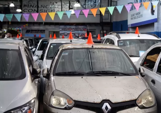 Descuentos en 0km y agencias repletas: el golpe letal al precio de los autos usados