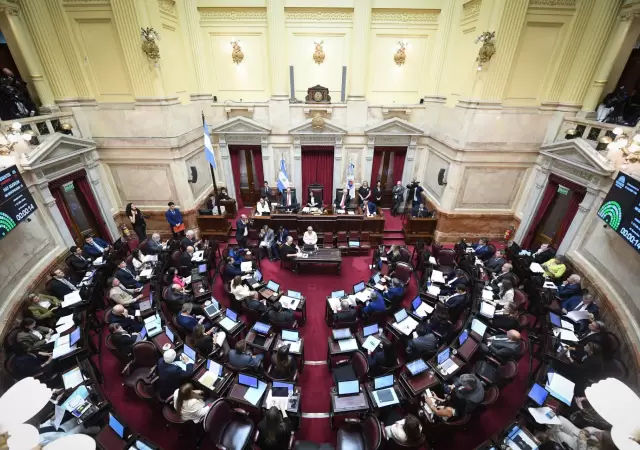 Apuestas online: el Senado busca regular el juego de menores