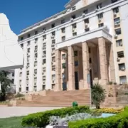 Mendoza subasta bienes ociosos y define uso de fondos
