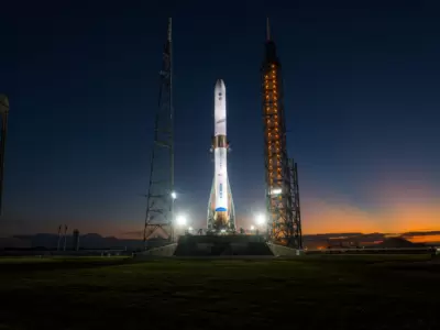 El megacohete de Jeff Bezos sufri� una impactante explosi�n durante un test de motores.
