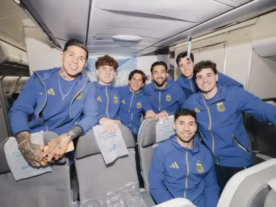 Algunos de los convocados que partieron como primera comitiva desde Ezeiza