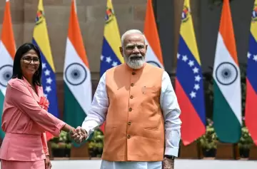 Delcy Rodr�guez negocia exportaciones de crudo en India.