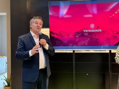 La joyer�a Vendemmia exhibe el nuevo reloj y navaja de Victorinox, una propuesta premium que destaca por sus tres estrellas mundialistas.