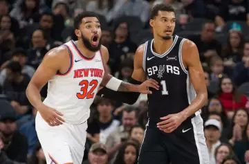 karl-anthony-towns-y-victor-wembanyama-en-un-63o5nk2c3vf6df7qjpentyig6e