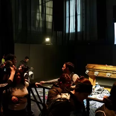 Miles de fan�ticos despiden al l�der ricotero frente a un altar cargado de simbolismo.