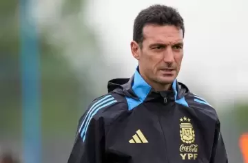 Lionel Messi vuelve al equipo titular de Argentina pero Scaloni sufre por una figura