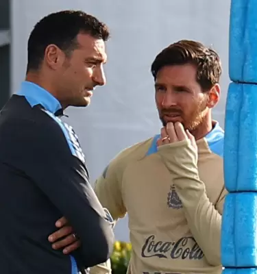 Crisis del lateral: el problema sin soluci�n de Scaloni