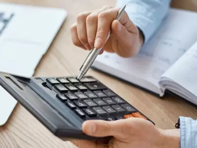 D�lares en el colch�n: los detalles del plan que limita al fisco