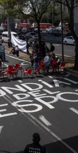 El Mundial de la tensi�n: maestros y colectivos cercan la CDMX a horas de la ceremonia de apertura.