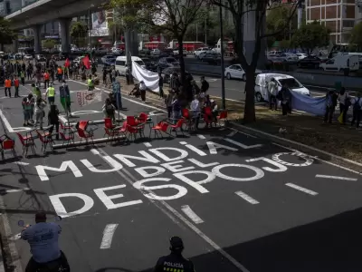 El Mundial de la tensi�n: maestros y colectivos cercan la CDMX a horas de la ceremonia de apertura.