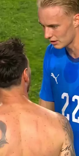 Lionel Messi vivi� una inesperada sorpresa en la cancha cuando el hijo de un excompa�ero del Barcelona lo encar� con una pregunta desopilante.