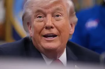 Trump anticipa un hist�rico acuerdo para terminar la guerra con Ir�n este fin de semana, pero el gobierno de Teher�n niega que el pacto est� cerrado.