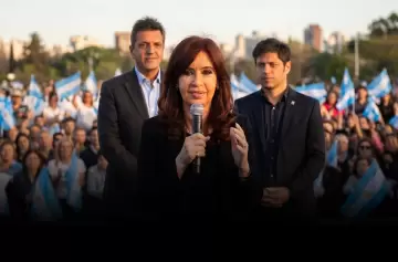 La expresidenta busca mantener su centralidad alentando una interna entre Massa y Kicillof.