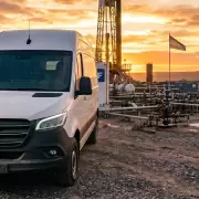 El negocio oculto detrás de la mega alianza entre YPF y Mercedes-Benz en Vaca Muerta