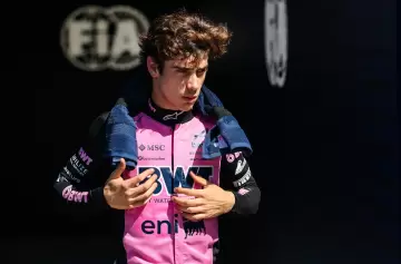 La Federaci�n Internacional del Autom�vil (FIA) no perdon� el error y releg� al piloto argentino en la clasificaci�n oficial.