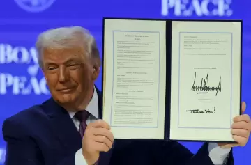 Donald Trump confirm� el fin de las hostilidades y la reapertura de Ormuz.