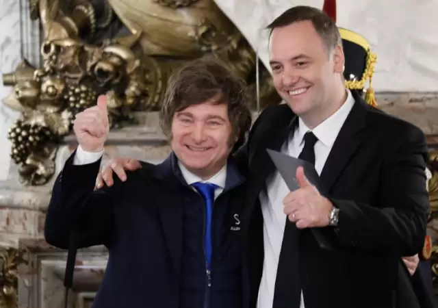el-presidente-javier-milei-y-manuel-adorni