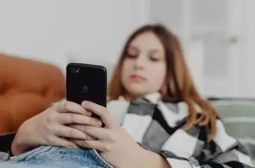 Reino Unido se suma a la tendencia mundial y bloquear� el acceso a TikTok, YouTube e Instagram.