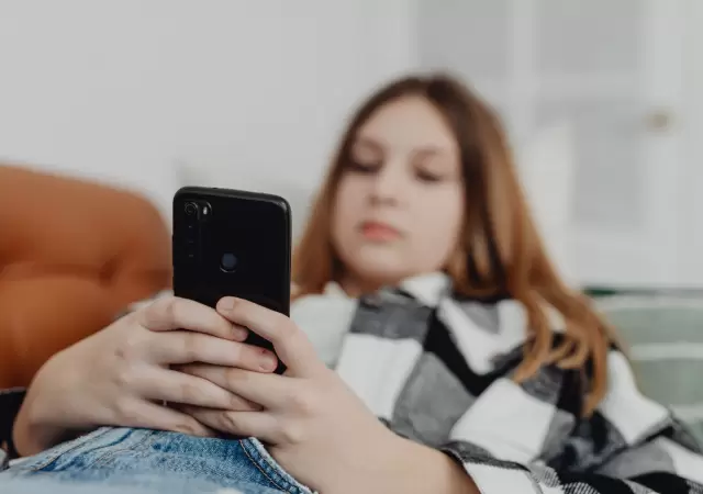 Reino Unido se suma a la tendencia mundial y bloquear� el acceso a TikTok, YouTube e Instagram.