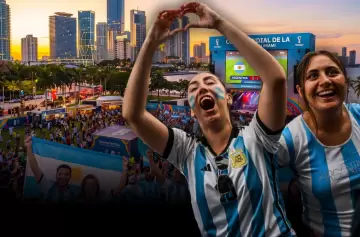 Miles de fan�ticos argentinos arriban a Estados Unidos con la ilusi�n del primer partido mundialista.
