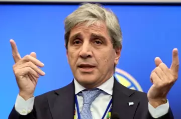 Caputo frena la toma de deuda frente a Wall Street