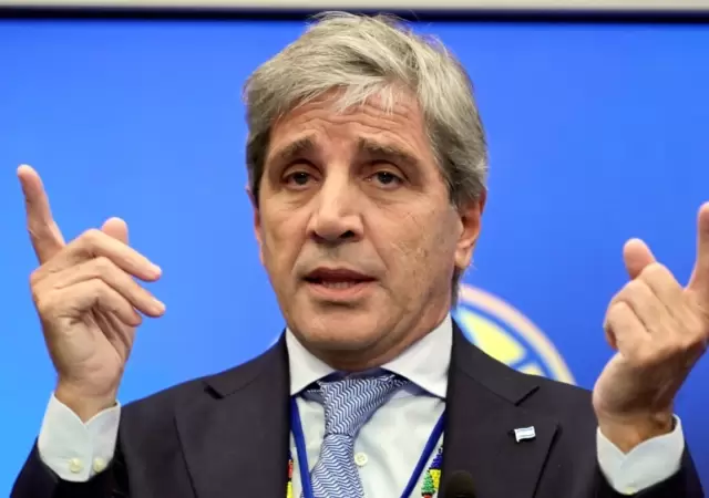 Caputo frena la toma de deuda frente a Wall Street
