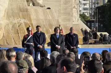 Javier Milei encabez� el acto del D�a de la Bandera en Rosario.
