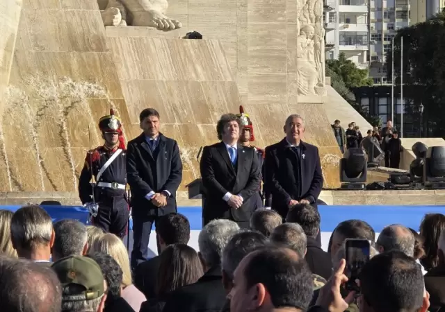 Javier Milei encabez� el acto del D�a de la Bandera en Rosario.