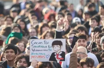 El youtuber fue homenajeado por cientos de fan�ticos