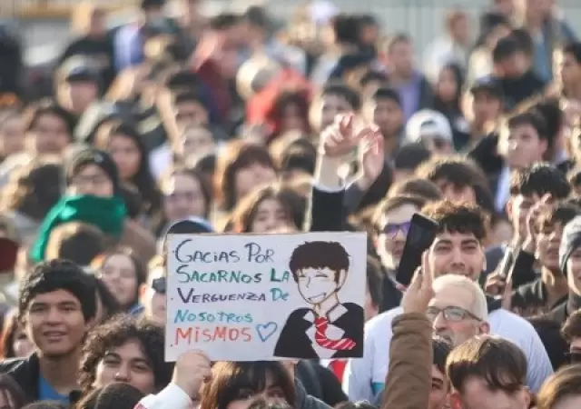 El youtuber fue homenajeado por cientos de fan�ticos