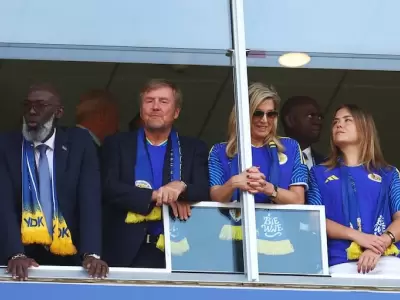 M�xima viendo el partido