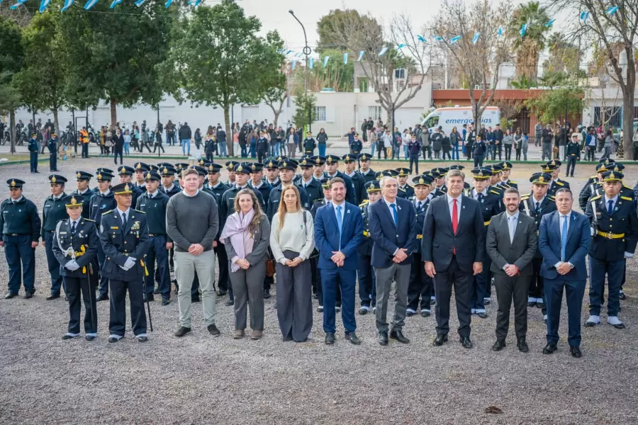 Durante el acto, juraron la bandera auxiliares y cadetes del Instituto Universitario de Seguridad Pública (IUSP) del Este