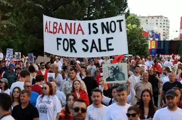 Crecen protestas en Albania contra proyecto ligado a Trump