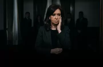Un duro traspi� en los tribunales acorrala a la expresidenta.