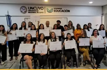 La flexibilizaci�n de los planes de estudio y la modalidad de cursado h�brido fueron las claves de la UNCuyo para sostener la matr�cula en un a�o comp