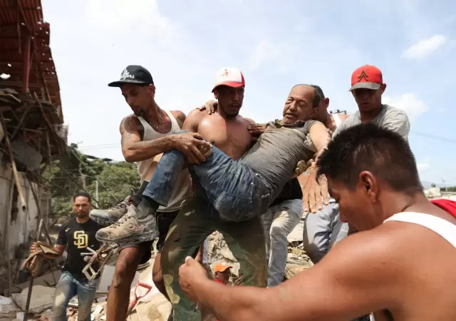 Ya son 235 los muertos por el terremoto en Venezuela y una nueva r�plica siembra el p�nico de madrugada